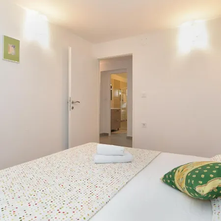 Apartamento Zeljka 1793 Pula